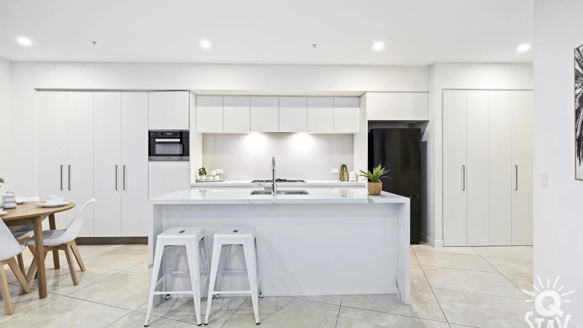 Отель Ruby - 2 Bedroom Penthouse In Surfers Paradise! Голд-Кост