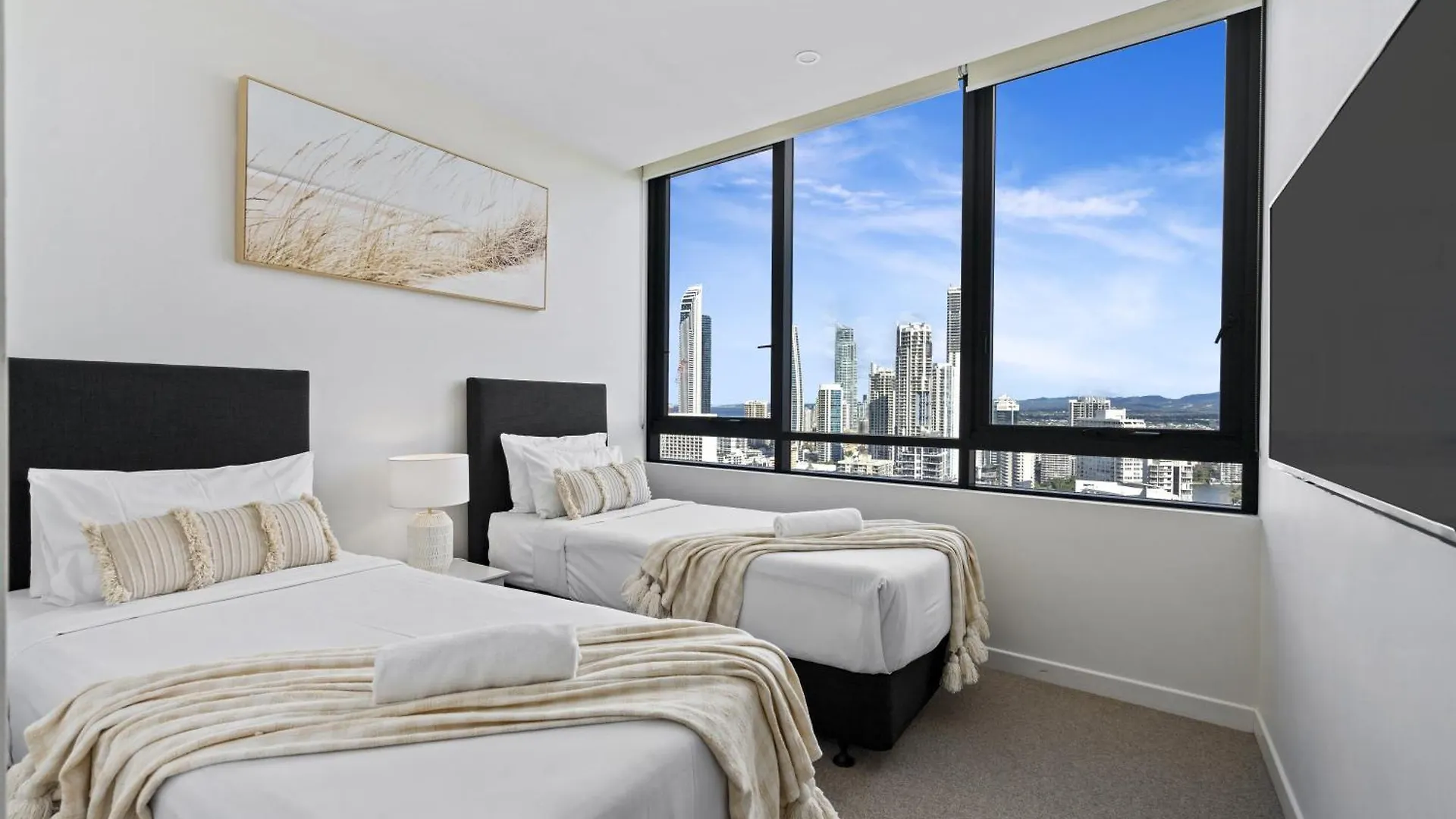 Отель Ruby - 2 Bedroom Penthouse In Surfers Paradise! Голд-Кост