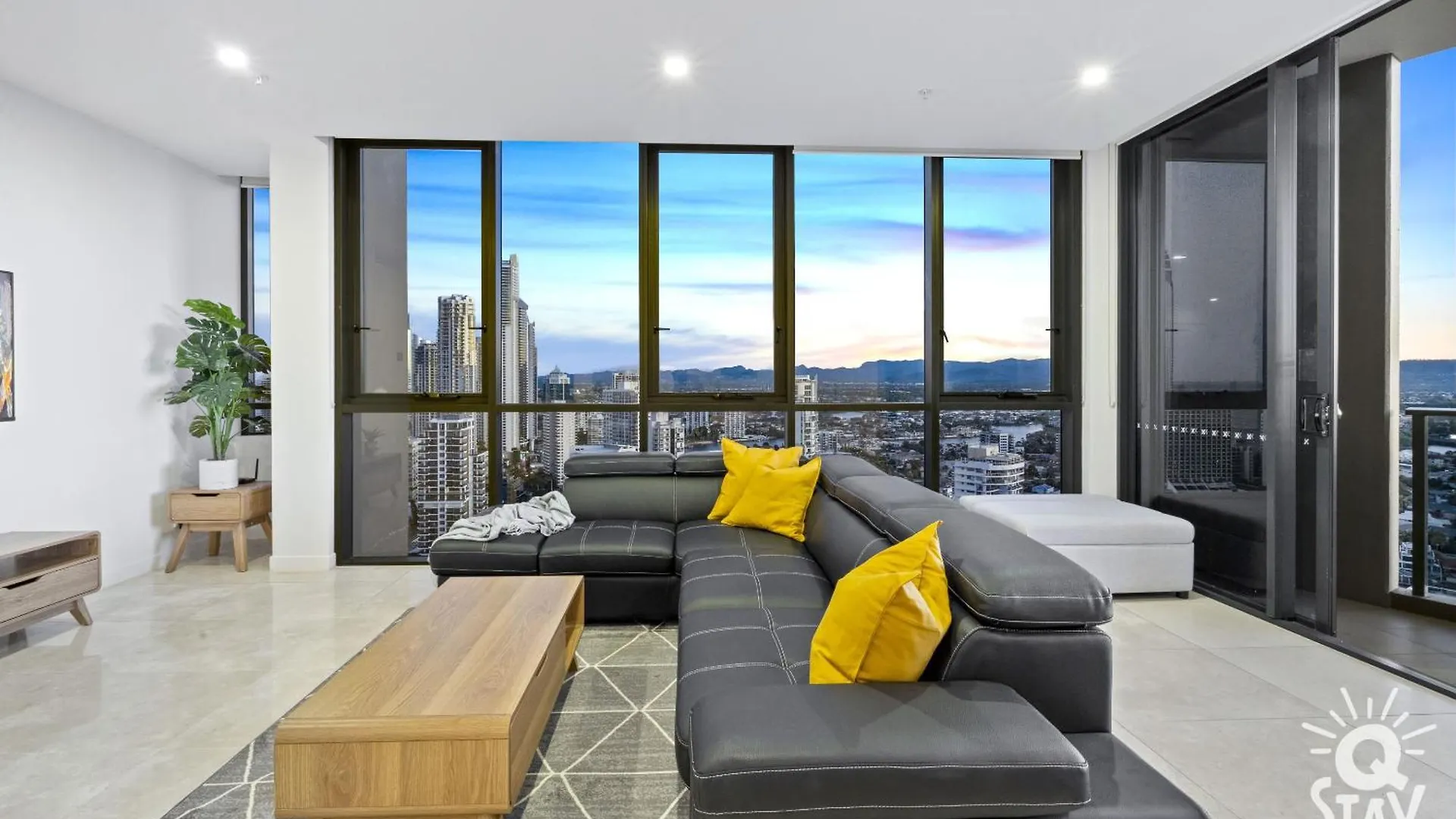 Ruby - 2 Bedroom Penthouse In Surfers Paradise! Gold Coast Hotel